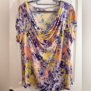 APT 9, EUC, 2X, scowl neck colorful top, plus size